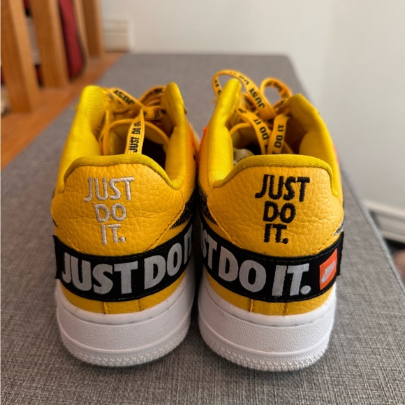 Nike Airforce 1 - Picture 3 of 4